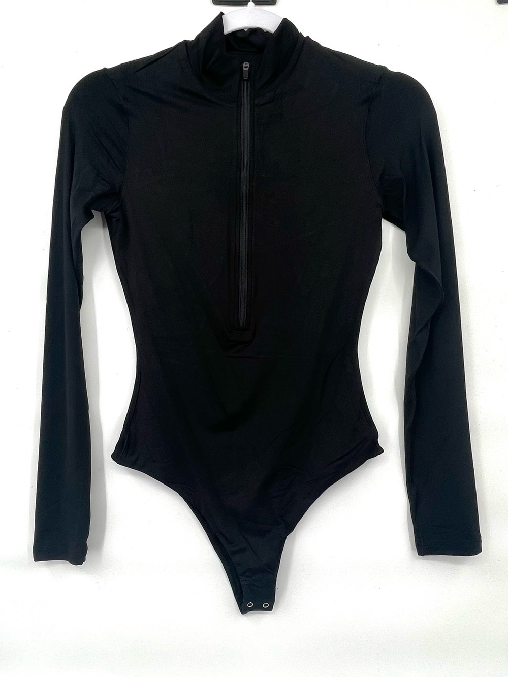 HYZ NWOT black 1/4 zip long sleeve smoothing athletic bodysuit